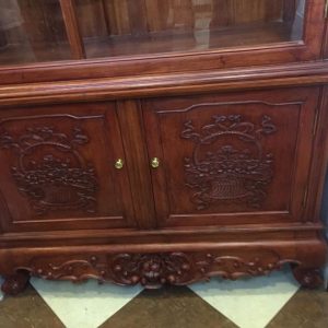 Tủ rượu – bày đồ trang trí